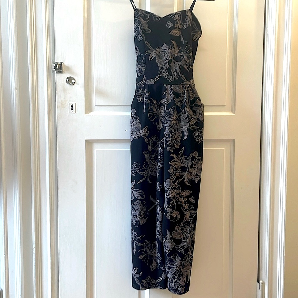 Sweetheart floral neck jumpsuit- size S